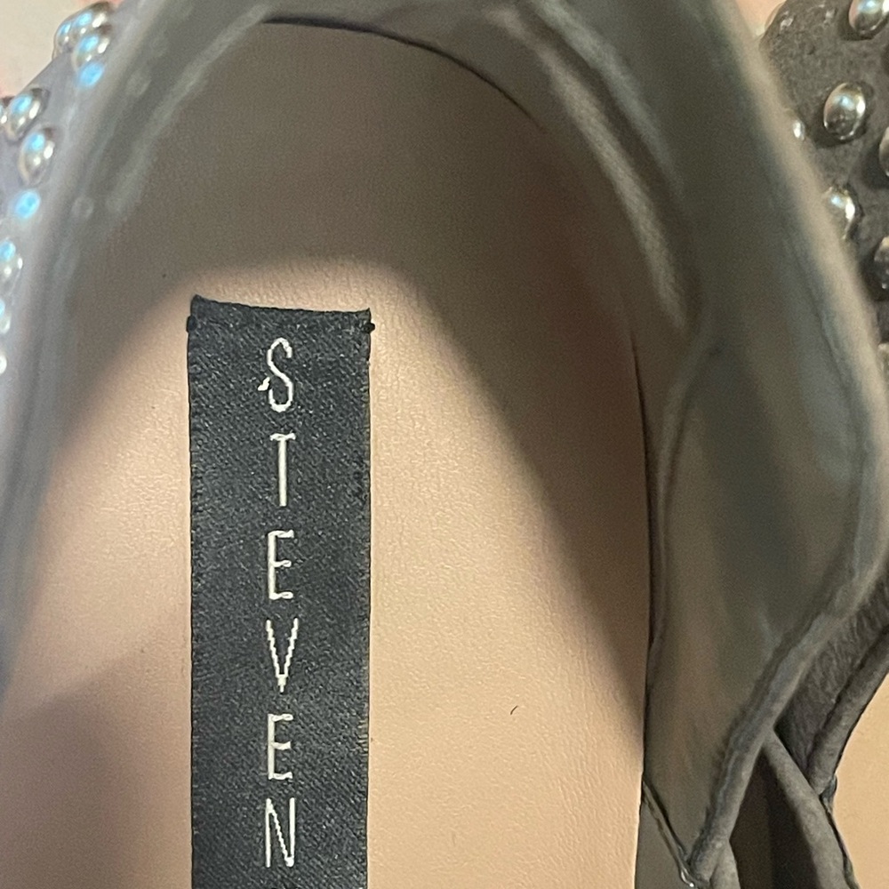 Steven Steve Madden women Charcoal Slip-On Sneakers - Picture 5 of 5